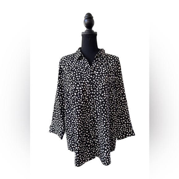 Dalia Tops - Dalia: Black and White Heart Pattern Button Up Blouse.